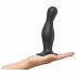 Strap-on-me Curvy L - gegolfde, voetvormige dildo (zwart)